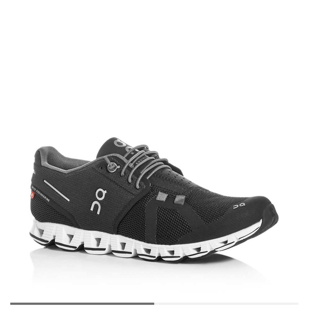On Running womens Black and White Athletic Shoes size 7,5